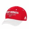 DETROIT RED WINGS ADIDAS SR LOCKER ROOM STRUCTURED FLEX HAT -Jersey shop Detroit Red Wings Adidas Mens Locker Room Structured Flex Hat Front