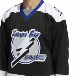 TAMPA BAY LIGHTNING ADIDAS TEAM CLASSICS ADULT BLACK HOCKEY JERSEY -Jersey shop TAMPA BAY LIGHTNING ADIDAS TEAM CLASSICS ADULT BLACK HOCKEY JERSEY FRONT chest